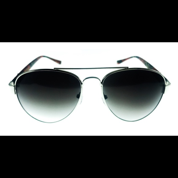 Giselle - Picture 2 of 2